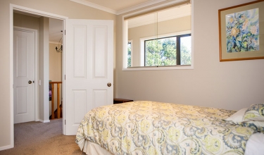 Nice and light in the single bedroom | Local builders